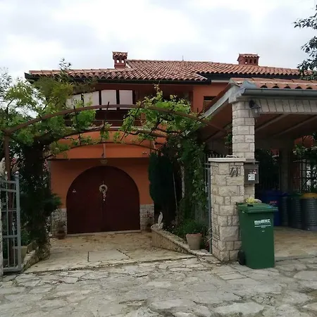 Apartment Banjole 17398c Pula